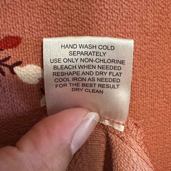 Pink Republic Pink Floral Blouse with Front Twist Size Large - Picture 9 of 9